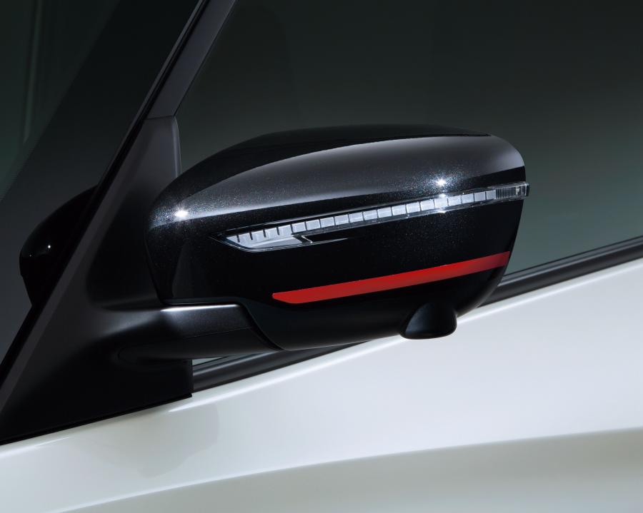 Детали экстерьера Nissan Serena Nismo 2017 года  (фото 9 из 14)